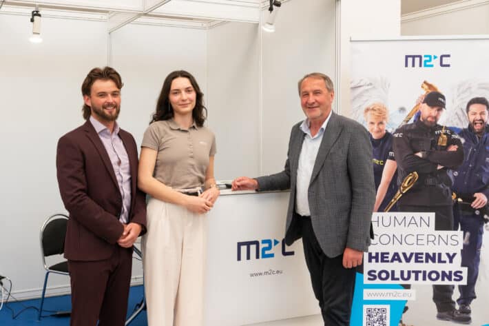 M2C na&nbsp;veletrhu URBIS 2025 v&nbsp;Brně: digitální facility management a&nbsp;inteligentní recepce Welcomo