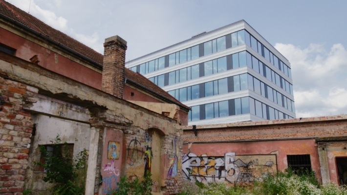 The Space surveillance center by&nbsp;Innovis guards the construction site of&nbsp;Skanska